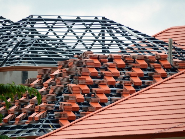 What are the Financing Options Contractors Offer for Residential Roofing Projects?